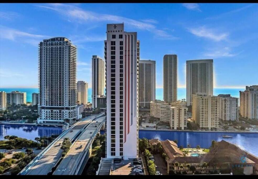 Ocean Views - Pool & Gym - Pet Friendly - Close To Beach Hallandale Beach Eksteriør billede