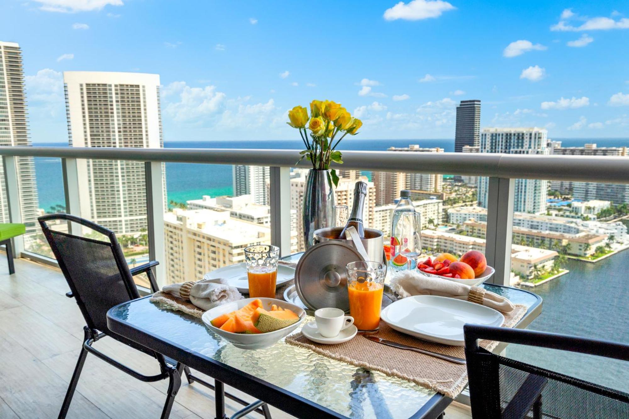 Ocean Views - Pool & Gym - Pet Friendly - Close To Beach Hallandale Beach Eksteriør billede